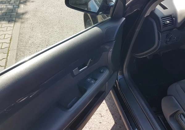 Audi A4 cena 15900 przebieg: 266449, rok produkcji 2004 z Żelechów małe 211